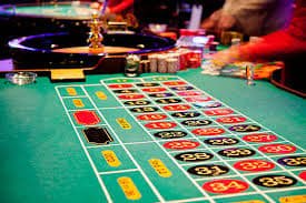 Tampilan antarmuka Live Casino rjsslot dengan meja baccarat dealer langsung